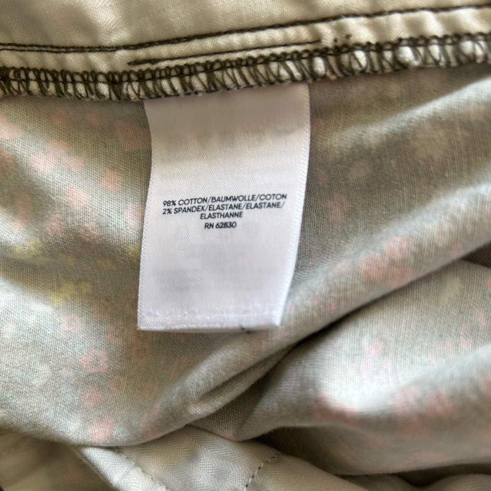Lands End womens midrise size 20W gray/green floral shorts EUC - Picture 8 of 8